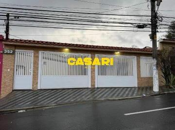 Casa · 248m² · 3 Quartos · 3 Vagas · Casa Térrea Reformada com 3 Dormitórios à Venda no Centro de São Bernardo – 248 m²
