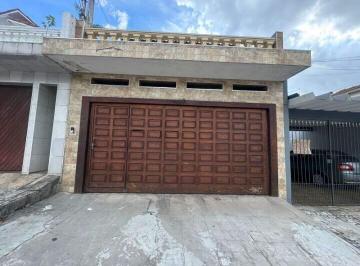 Casa · 159m² · 3 Quartos · 2 Vagas · Casa Térrea Assobrada com 3 Dormitórios e Churrasqueira no Baeta Neves – Próxima ao Shopping Metrópo