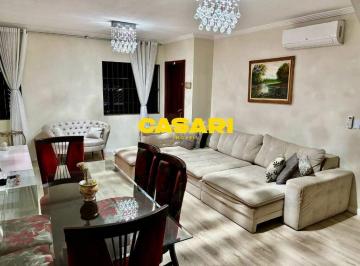 Casa · 196m² · 3 Quartos · 2 Vagas · Sobrado à Venda no Bairro Dos Casa – 3 Dormitórios, Suíte e Churrasqueira em SBC