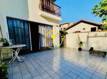 Casa · 125m² · 3 Quartos · 4 Vagas · Sobrado à Venda com 3 Suítes, 4 Vagas e Localização Privilegiada.