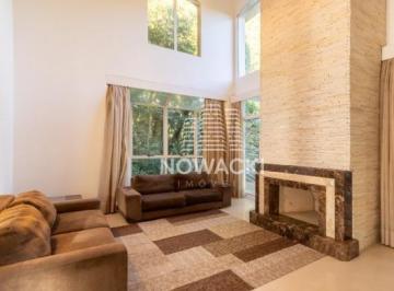 Casa de 4 quartos, Curitiba · CASA IMPECÁVEL EM CONDOMÍNIO, COM 4 SUÍTES E 4 VAGAS NO CAMPO COMPRIDO!