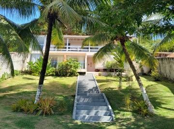 Casa de 4 quartos, Santa Cruz Cabrália · Casa a 300 metros da praia em Santa Cruz Cabrália, Bahia.