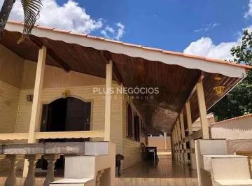 blob-121725396295503.jpeg · Duas Casas no Mesmo Terreno: 3 Dormitórios, Suíte e Área Gourmet em Bairro Privilegiado