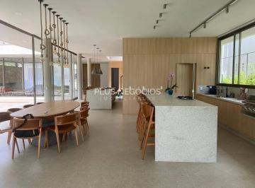 img-20250226-wa00771741711736021.jpg · Casa de Alto Padrão para Venda e Locação no Fazenda Imperial  704m², 5 Suítes, Piscina, Área Gourmet