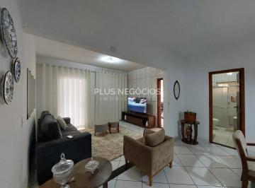 whatsapp-image-2024-10-09-at-17-16-181728508527444.jpeg · Ampla casa com 4 quartos, edícula e diversas opções de ambientes