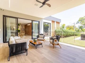 casa-de-condominio-com-4-dorms-condominio-lago-azul-golf-clube-aracoiaba-da-serra-r-7-5-mi-cod-2185241708348963757wxnnn.jpg · Casa à Venda com 4 Dormitórios, 3 Suítes e 500 m² de Área Útil no Condomínio Lago Azul Golf Clube  A