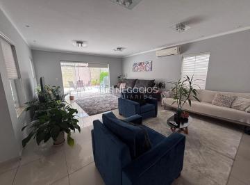 img_50131736427221300.jpg · Linda Casa no Condomínio Real Villas Europa a venda com 4 Suítes, Recém reformada, com Piscina Aquec