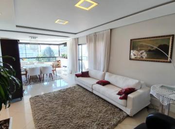 Apartamento · 280m² · 4 Quartos · 3 Vagas · Apartamento com 280 m² com quatro suítes, sendo uma Master, à venda no Centro de Itajaí.