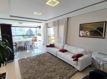 Apartamento · 280m² · 4 Quartos · 3 Vagas · Apartamento com 280 m² com quatro suítes, sendo uma Master, à venda no Centro de Itajaí.