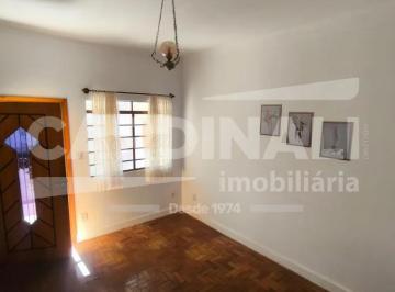 1 Sala · Oportunidade na Vila Ferroviária! Casa com Edícula e Excelente Localização!