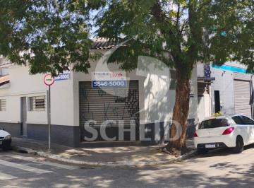 Casa · 200m² · 3 Quartos · 2 Vagas · Casa residencial de esquina com 200m2 de área construída