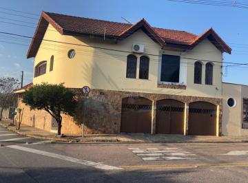 Casa · 377m² · 4 Quartos · 3 Vagas · CASA Alto padrão a 2 minutos do Centro!!!