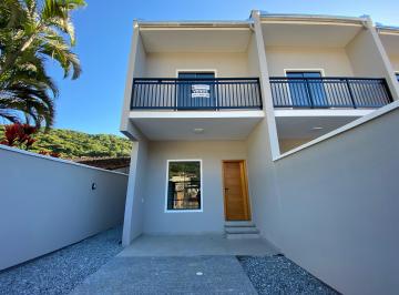 Casa de 3 quartos, Porto Belo · Sobrado com 03 suites em Porto belo Sc