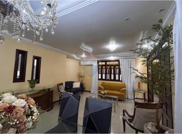 Casa · 200m² · 5 Quartos · 2 Vagas · Casa à venda com 5 quartos 300m² área total, Stiep, Salvador!