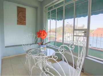 Casa · 156m² · 3 Quartos · 2 Vagas · Vendo casa com 03 quartos e duas garagens mais duas lojas. Oportunidade!
