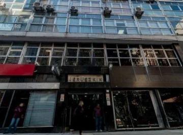 Comercial · 254m² · Libertas Imobiliária vende loja comercial terrea com 252 m² privativos no Centro