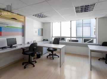 Comercial · 69m² · 6 Quartos · Andar inteiro mobiliado com 215 m² para até 60 pessoas