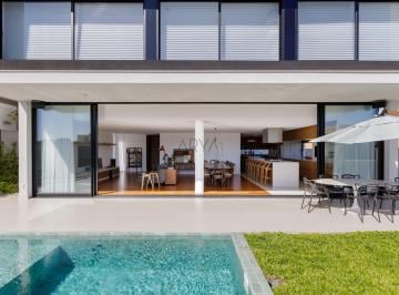 Casa · 566m² · 4 Quartos · 8 Vagas · Casa à venda em condomínio em Santa Felicidade AR