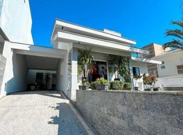 Casa · 140m² · 3 Quartos · 2 Vagas · Casa na Ilha da Figueira com Suíte + 02 Dormitórios, Piscina e Área de Festa