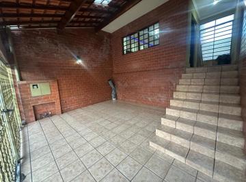 2e4fa4e3-ebdc-4d32-825e-ae177cae713a · Espetacular casa para venda em Jardim Rossi com 3 quartos, sendo 1 suíte, 147m²