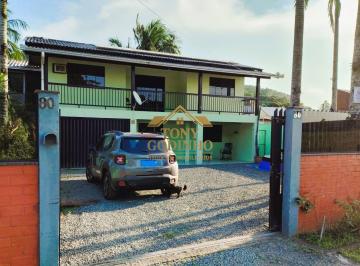 Casa · 242m² · 3 Quartos · 2 Vagas · Belíssimo sobrado a venda no Bairro São Nicolau 2 - Penha/SC