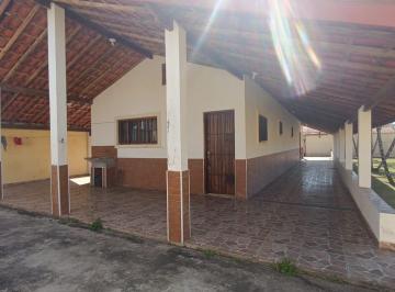 Casa de 2 quartos, Itanhaém · Casa lote inteiro a 600 metros do mar com 2 quartos sendo escritura 
