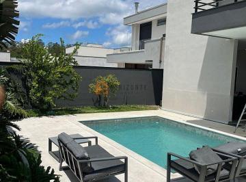 Casa · 309m² · 4 Quartos · 5 Vagas · Excelente sobrado com piscina à venda no Condomínio Veneza