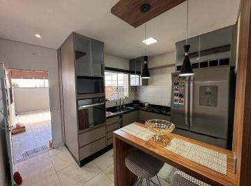 Casa · 67m² · 2 Quartos · 2 Vagas · Excelente sobrado à venda na Vila São Sebastião