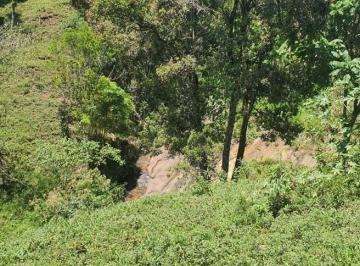 Terreno , Visconde de Mauá · Terreno 10 mil m2 a poucos minutos da vila de V.de Mauá, luz e cachoeira dentro.