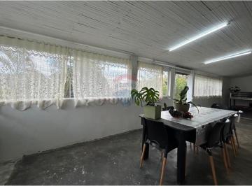 Rural · 196m² · 2 Quartos · Chácara charmosa em Atibaia/SP com pomar, varanda e vista para a natureza à venda R$ 492.000.