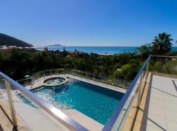Casa · 1097m² · 5 Quartos · 5 Vagas · Casa residencial com 6 suítes na Praia Brava.