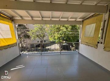 Casa · 112m² · 2 Quartos · 1 Vaga · Olha que oportunidade! Sobrado à venda com 112 m², 2 dormitórios, 2 banheiros na Vila Augusta, um do