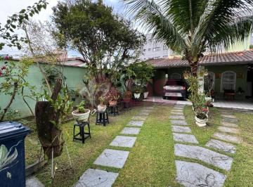 Casa · 209m² · 3 Quartos · 5 Vagas · ÁREA CENTRAL - AMPLA CASA, PODENDO SER UTILIZADA PARA MORADIA OU CLINICA, ESCRITÓRIO, RESTAURANTE -