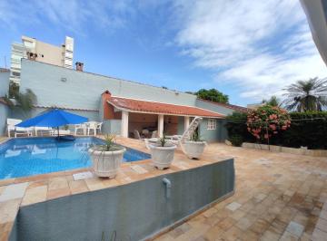 Casa · 214m² · 4 Quartos · 4 Vagas · Casa Térrea com Piscina e Churrasqueira a 2 Quadras do Mar, Aruan, Caraguatatuba