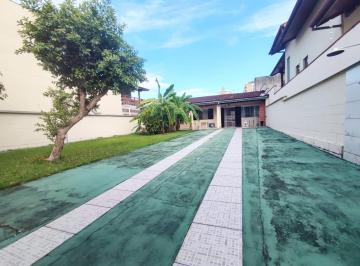 Casa · 398m² · 3 Quartos · 4 Vagas · Casa à venda no bairro Indaiá, para quem busca localidade e uma ótima casa individual