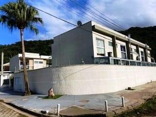 Casa · 86m² · 2 Quartos · 1 Vaga · AMPLO SOBRADO ENSOLARADO E VENTILADO EM CONDOMÍNIO PRAIA DA COCANHA