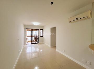 01 · Apartamento de 77m² com 3 quartos sendo 1 suíte no Centro