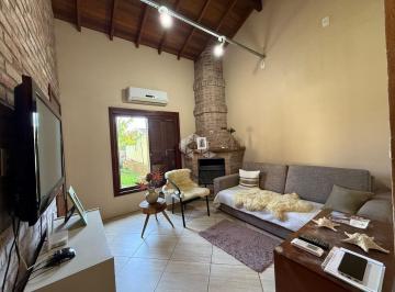 704252_iY2w4756H_70425268813bdf55f36.jpg · Casa 02 dormitórios (01 suíte) e piscina