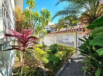 Casa de 3 quartos, São Paulo · Casa assobradada HORTO 238 m², 3 quartos, 1 suíte, quintal e 3 vagas de garagem