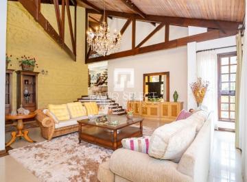 1 · Casa com 500 m², 5 quartos sendo 4 suítes para alugar no bairro Campo Comprido.