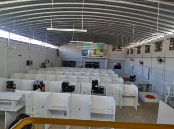 Comercial · 840m² · 4 Vagas · Barração/ Galpão a venda Nova Russia