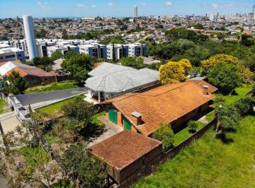 Casa · 1682m² · 3 Quartos · 2 Vagas · Casa Padrão em Ponta Grossa