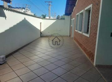 Casa · 155m² · 3 Quartos · 4 Vagas · Casa térrea à venda no centro.