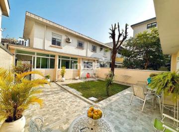 Casa · 236m² · 3 Quartos · 3 Vagas · Casa à venda no bairro Embaré