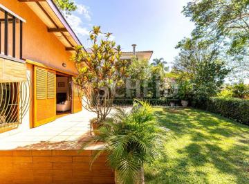 Casa · 250m² · 3 Quartos · 4 Vagas · CASA DE RUA FECHADA