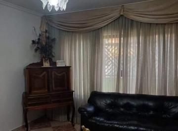 Casa · 238m² · 3 Quartos · 7 Vagas · SOBRADO COM O3 DORMITÓRIOS E 07 VAGAS DE GARAGEM em Santo André