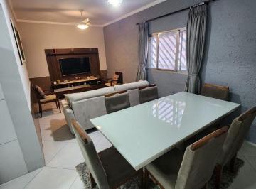 1bf4ug2odfhntmyyzvlowe0_md · 🏡 Casa de esquina incrível à venda no Balneário Maracanã – Praia Grande 🏖
