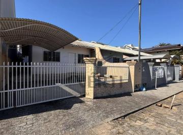 FACHADA · CASA COM 3 QUARTOS, TOTALMENTE PLANA NO BAIRRO VELHA!