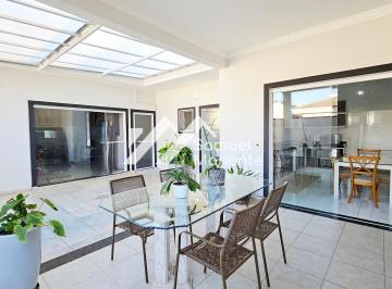 Casa · 245m² · 4 Quartos · 4 Vagas · 4 dormitórios + escritório