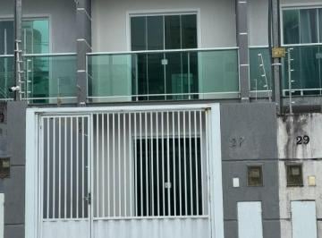 Foto 01 · Excelente Sobrado de 2 Quartos, 2 Salas e 2 Banheiros para Locação em Camboriú - Areias! 88,00m², 1
